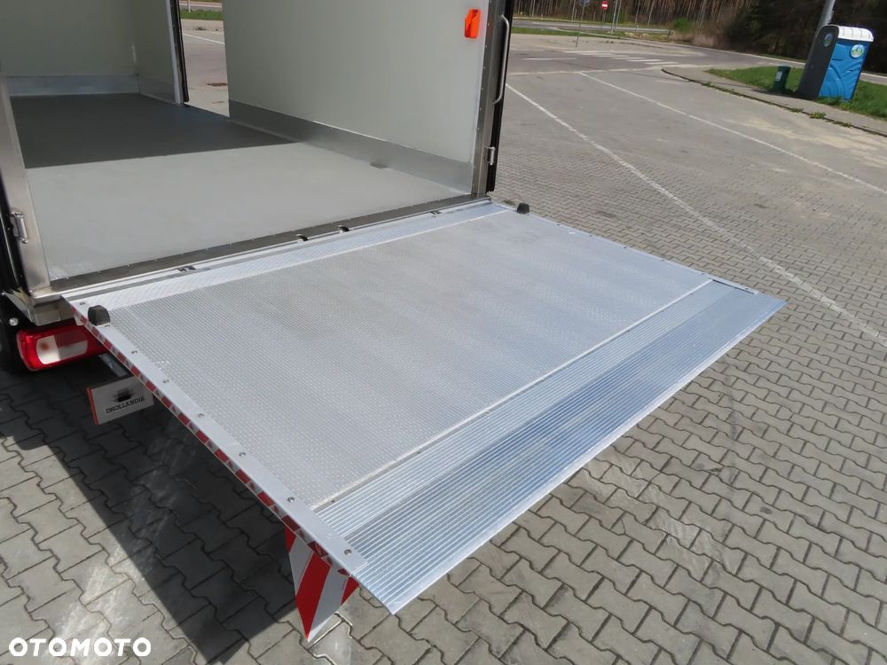 Volkswagen Crafter 50 BiTDI 2.0 177 KM Mroźnia -29 st.C + Winda Załadowcza DHOLLANDIA 750 Kg UDŹWIG, Grube Ściany Chłodnia Boczne Drzwi IGLOOCAR Rozstaw Osi 4490 mm, DMC 3500 Kg, Kat. Prawa Jazdy B, Tylne Koła Bliźniacze WZMACNIANY, Tempomat, Asystent Jazdy Stan Wizualny I Techniczny NOWY Tak Jak Z Taśmy Produkcyjnej Gotowy Dostępny OKAZJA POLECAM - 27