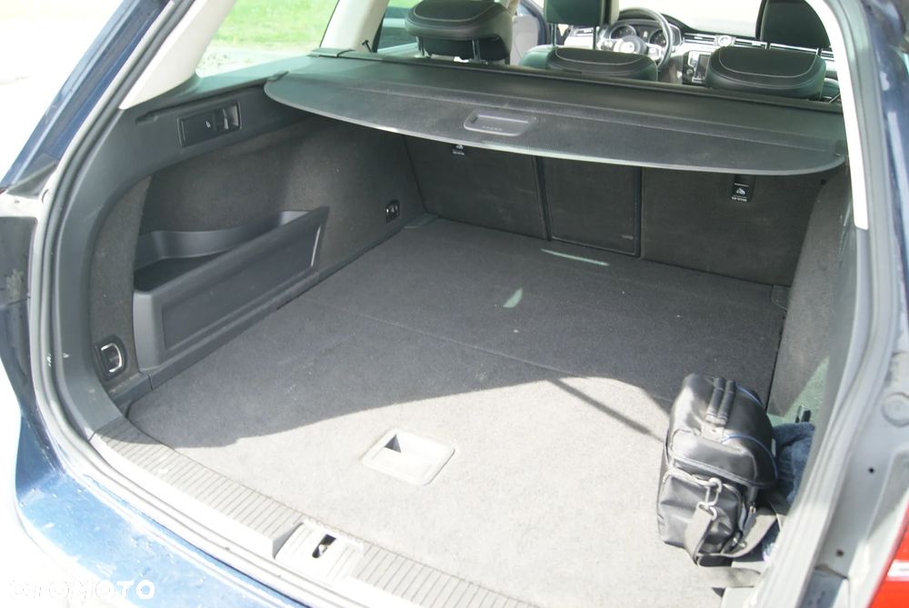Volkswagen Passat 2.0 TDI SCR 4Mot DSG Highline - 35