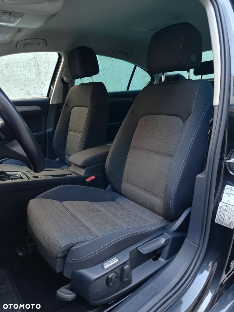 Volkswagen Passat 1.5 TSI EVO Business DSG - 27