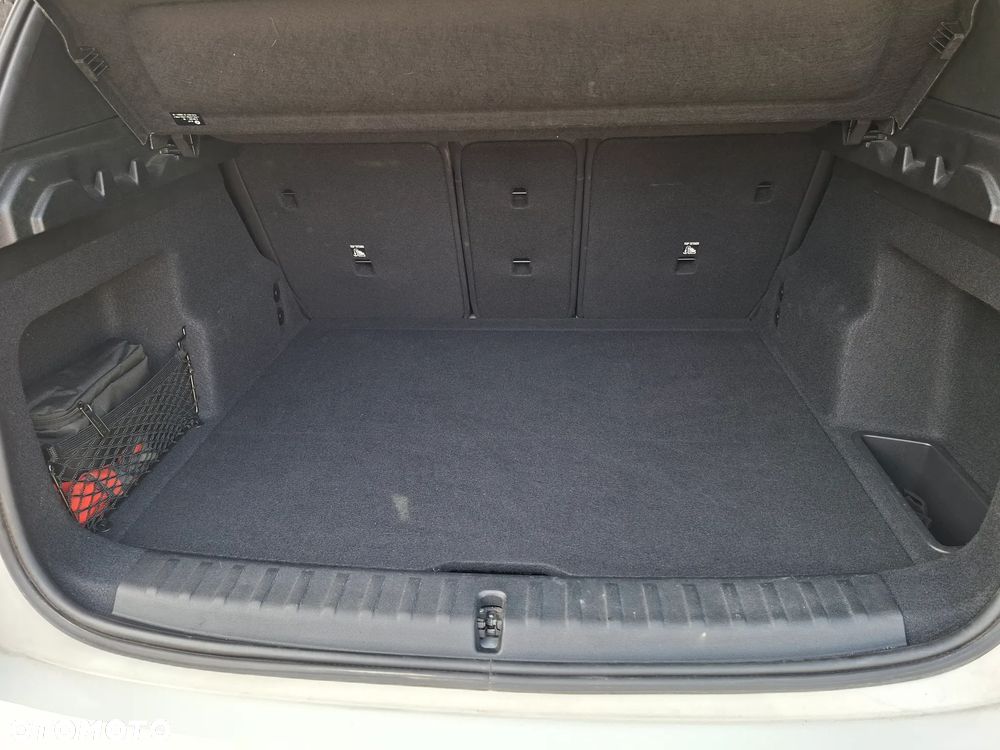 BMW X1 xDrive20d mHEV - 13