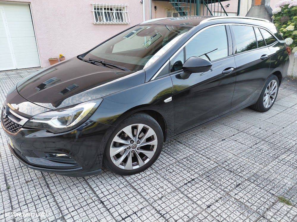 Opel Astra Sports Tourer - 1