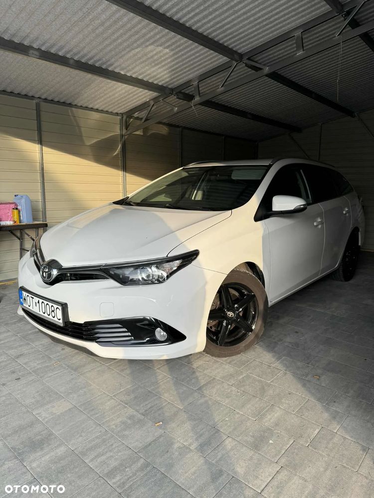 Toyota Auris 1.4 D-4D Premium - 1