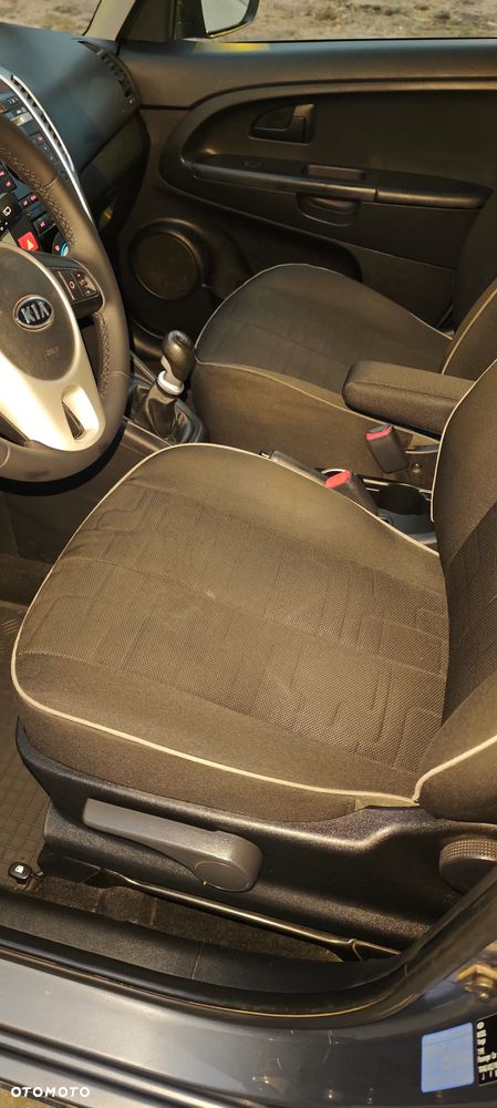 Kia Venga 1.4 M - 11