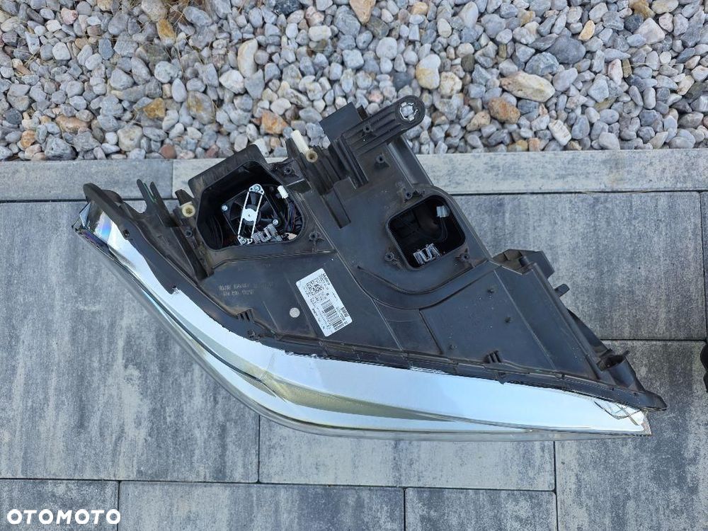 BMW X1 F48 Lampy przód Full Led Dynamic 7428735-08 7193708-03 Na Wentylator - 9