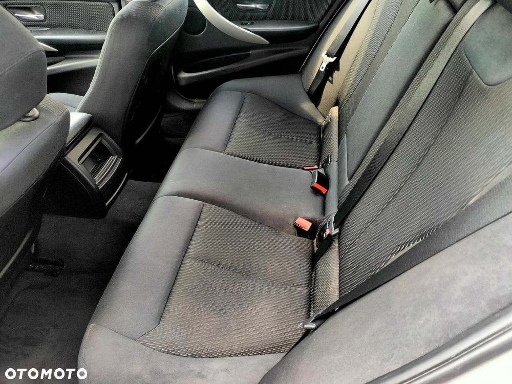 BMW Seria 3 316d - 10