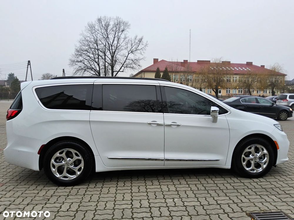 Chrysler Pacifica - 3