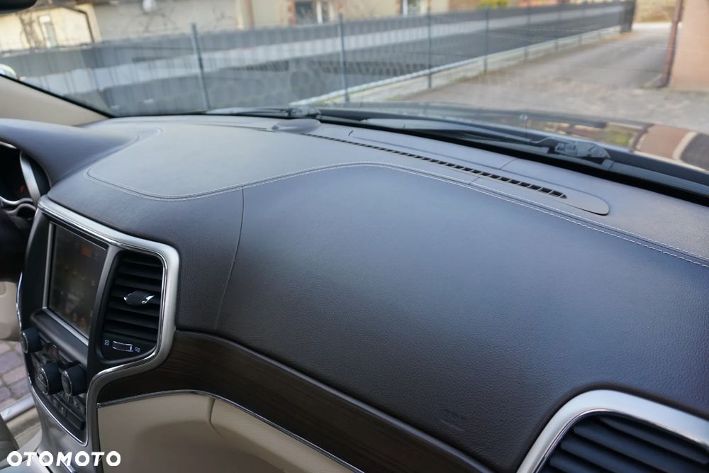 Jeep Grand Cherokee 5.7 V8 Overland - 30