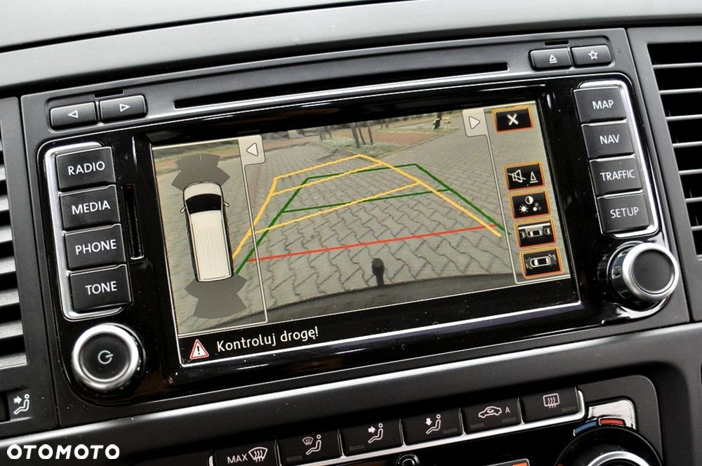 Volkswagen Multivan - 33