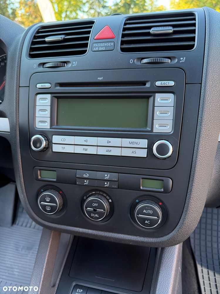 Volkswagen Golf - 23