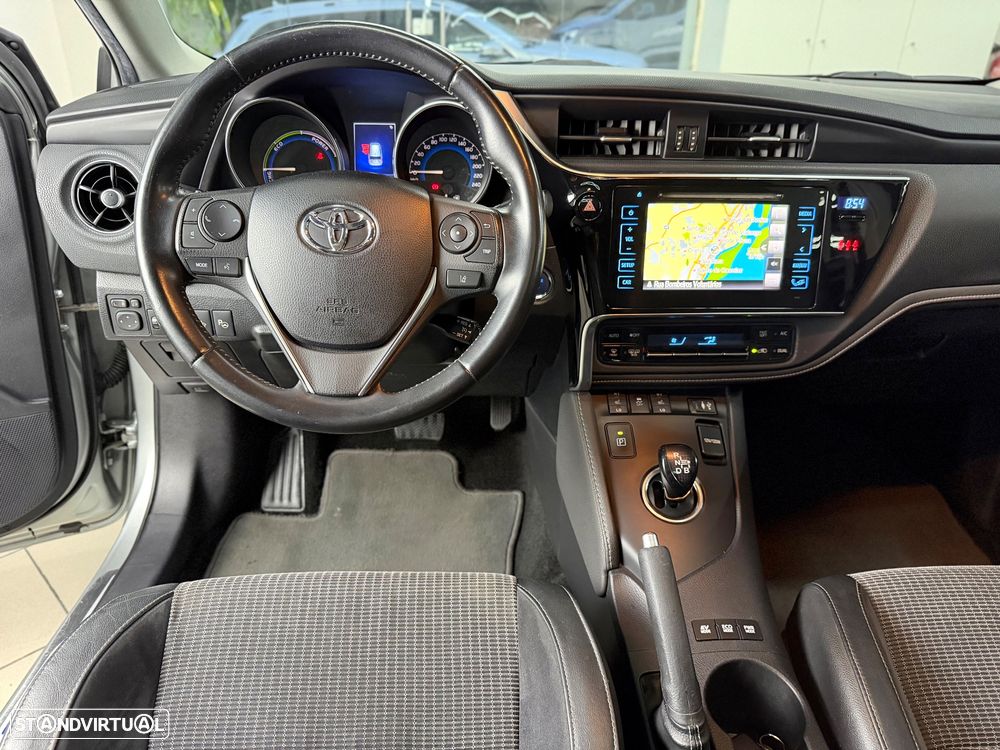 Toyota Auris Touring Sports 1.8 HSD Sport+Skyview +Navi - 17