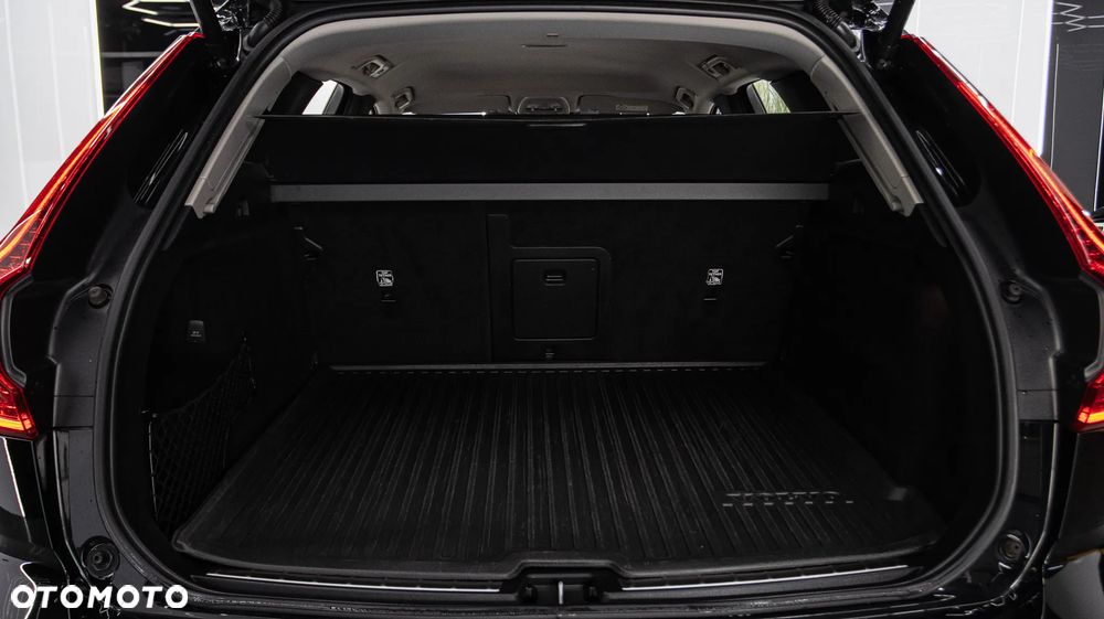 Volvo XC 60 B4 D Momentum Pro - 31