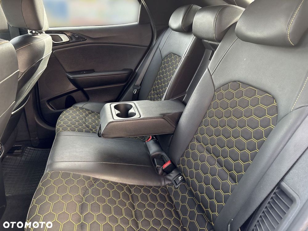 Kia XCeed 1.6 GDI PHEV L Business Line DCT - 16