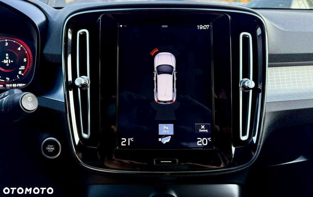 Volvo XC 40 D3 AWD Momentum Pro - 31