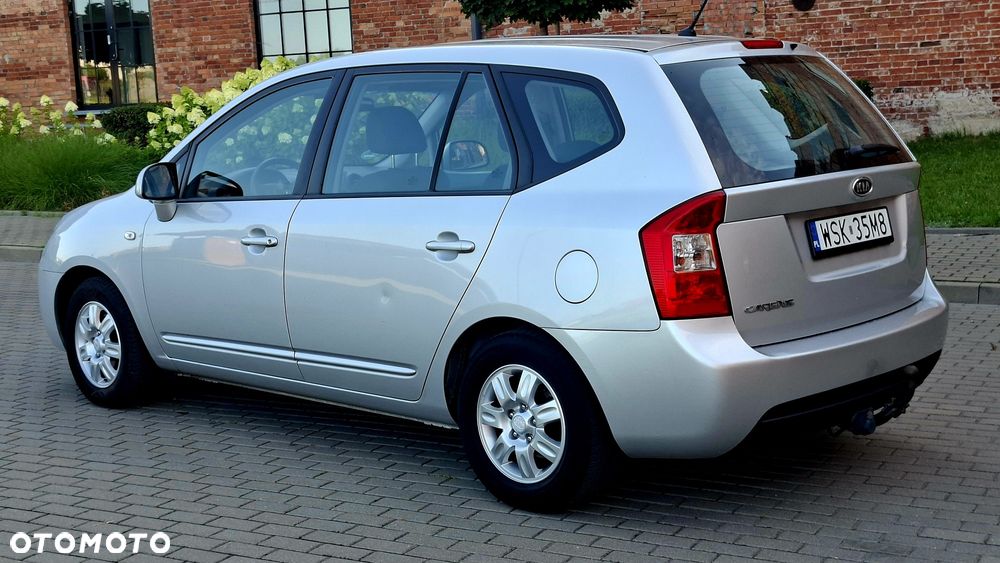 Kia Carens - 3