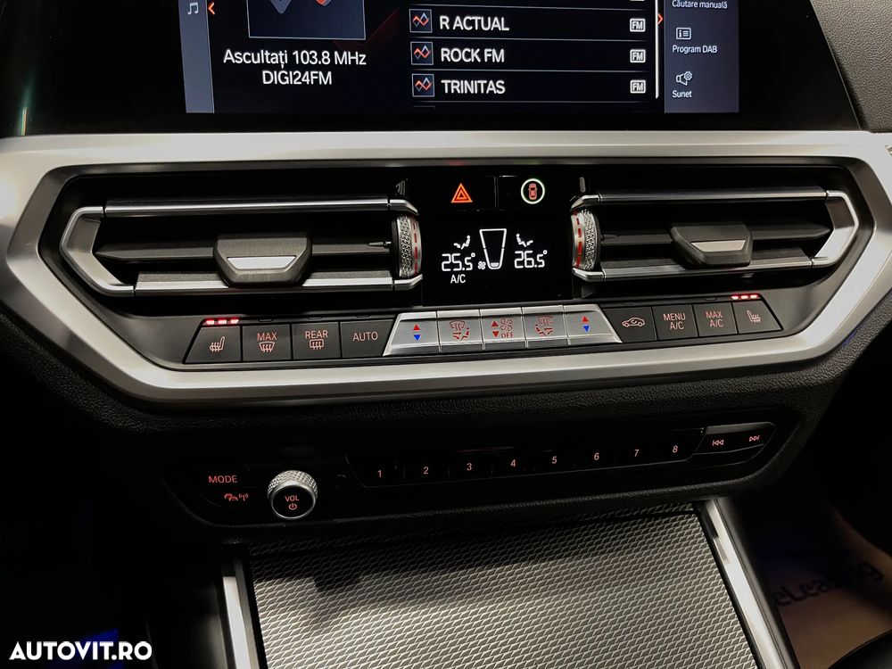 BMW Seria 3 330i AT M Sport - 25