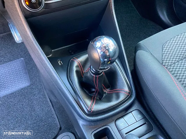 Ford Fiesta 1.0 EcoBoost Hybrid S&S ST-LINE - 23