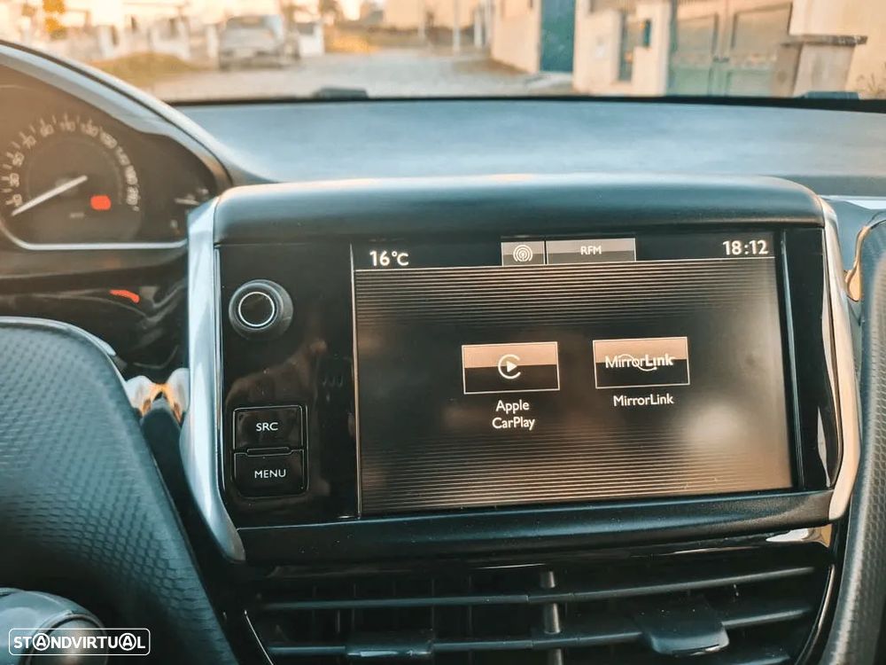 Peugeot 2008 1.2 PureTech Style - 15