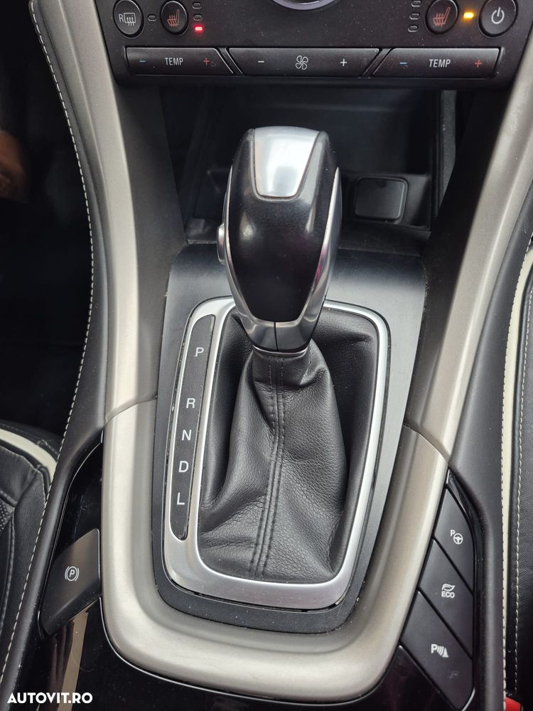 Ford Mondeo 2.0 HEV Vignale - 9