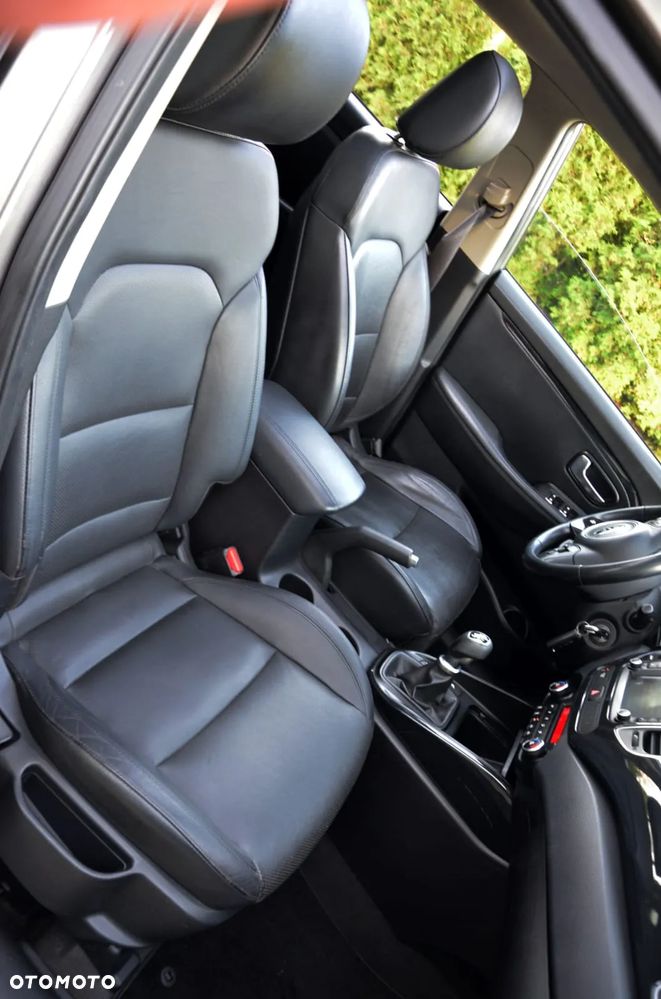 Kia Carens 1.7 CRDi XL 7os - 9