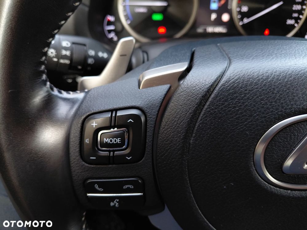 Lexus NX 300h Prestige AWD - 24