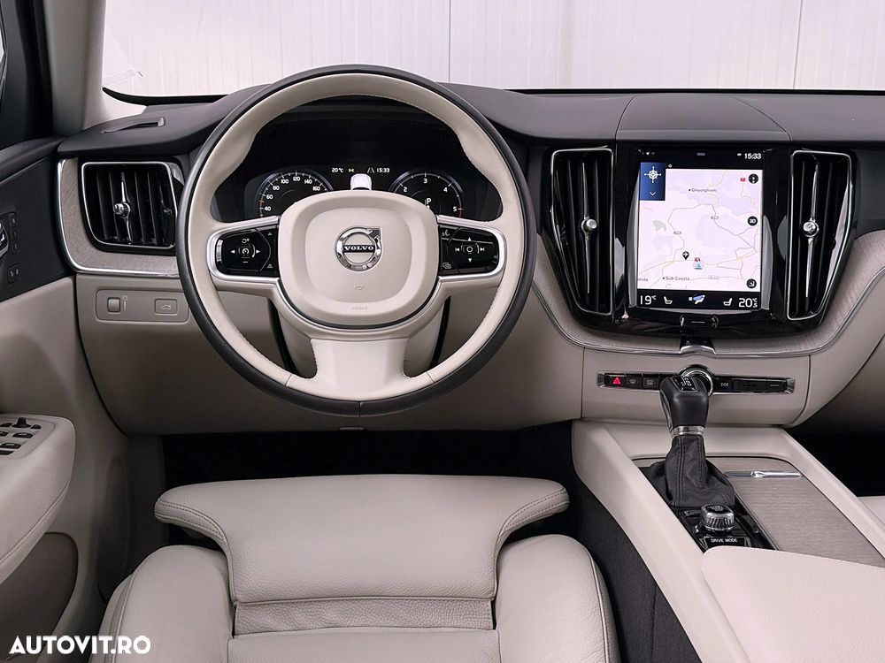 Volvo XC 60 D5 AWD Geartronic Inscription - 22