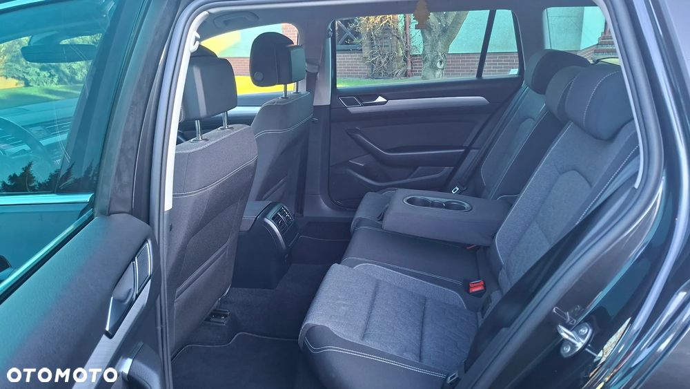 Volkswagen Passat 2.0 TDI EVO Business - 13