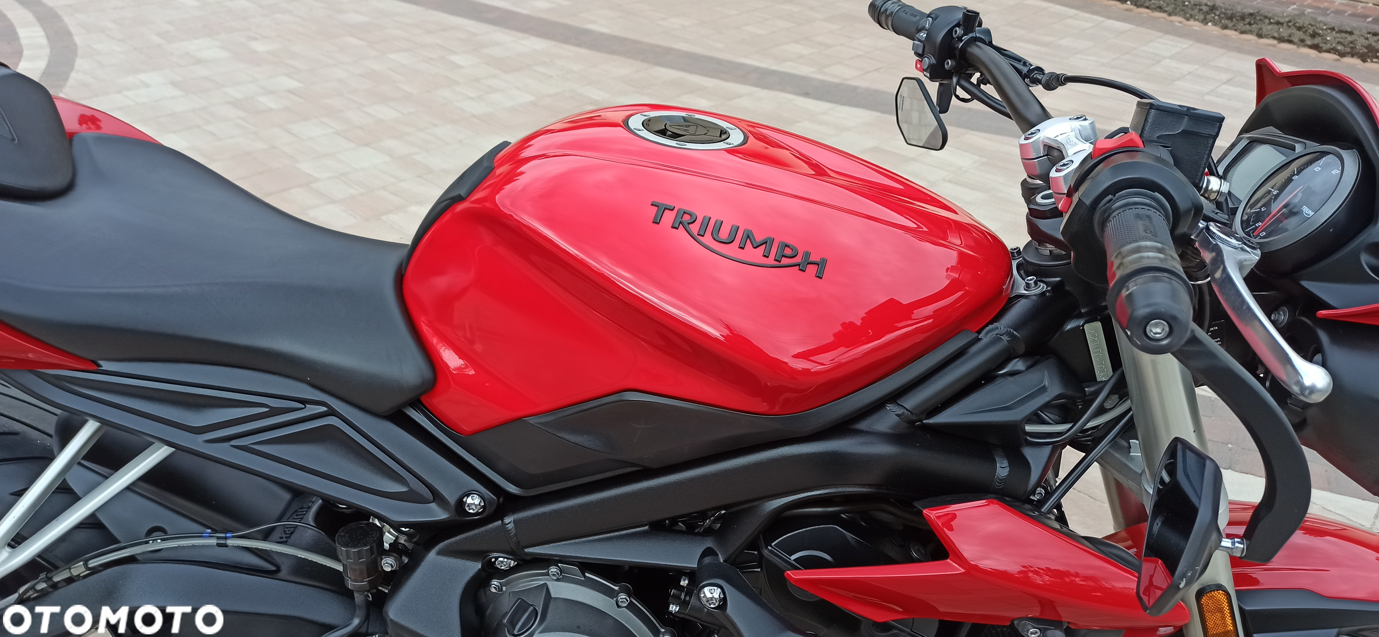 Triumph Street Triple - 19