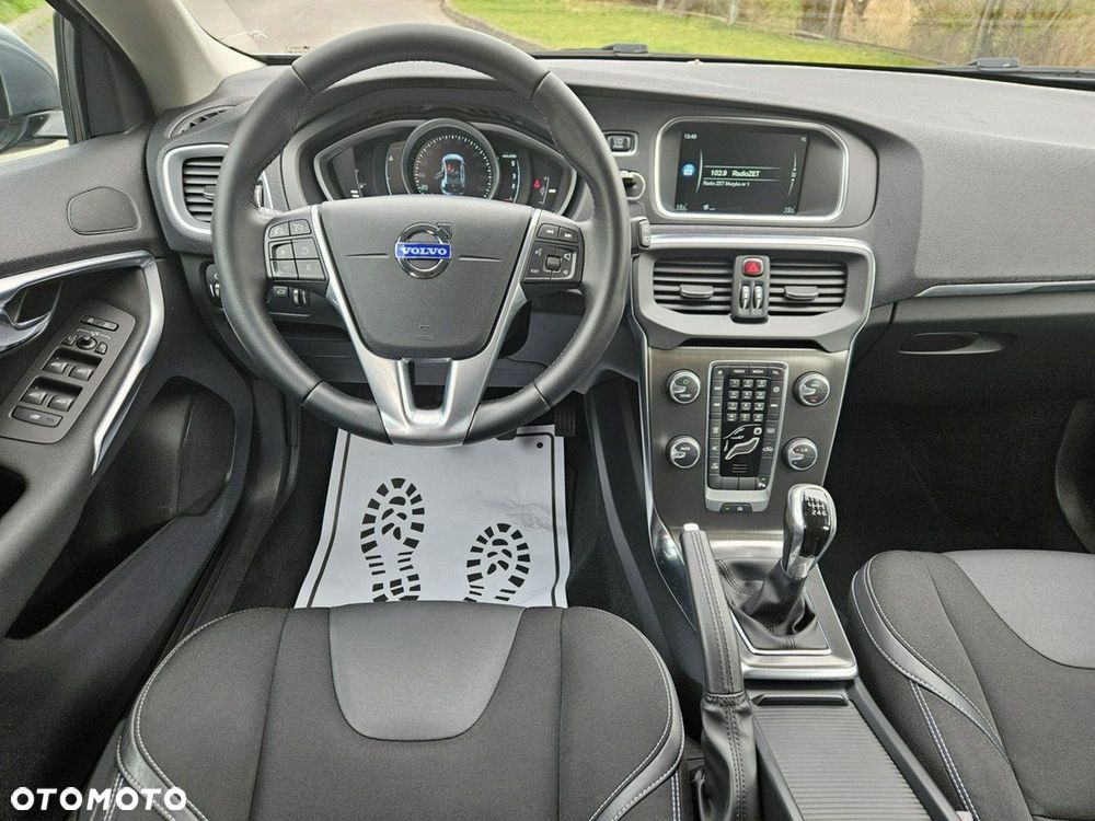 Volvo V40 D2 Momentum - 8