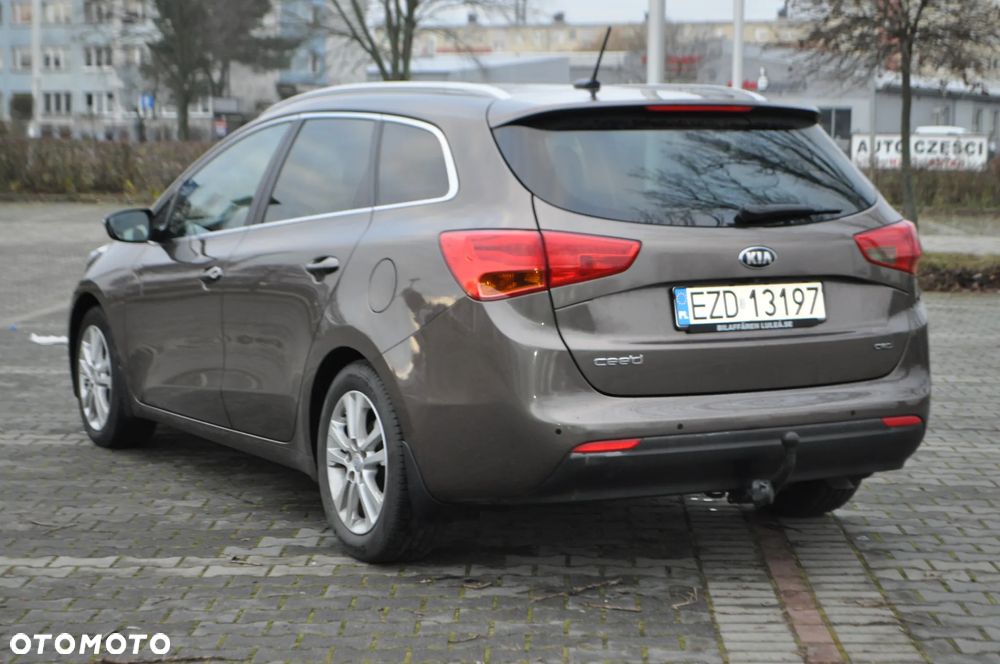 Kia Ceed 1.6 CRDi 128 Spirit - 10