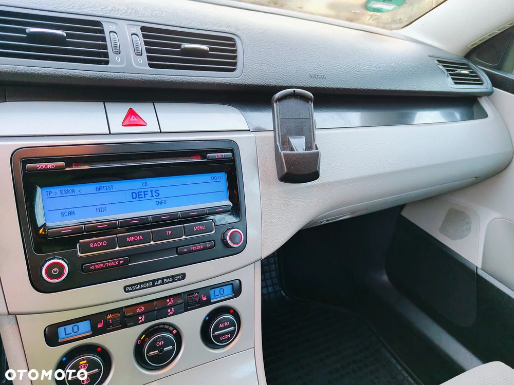 Volkswagen Passat 1.6 Comfortline - 29