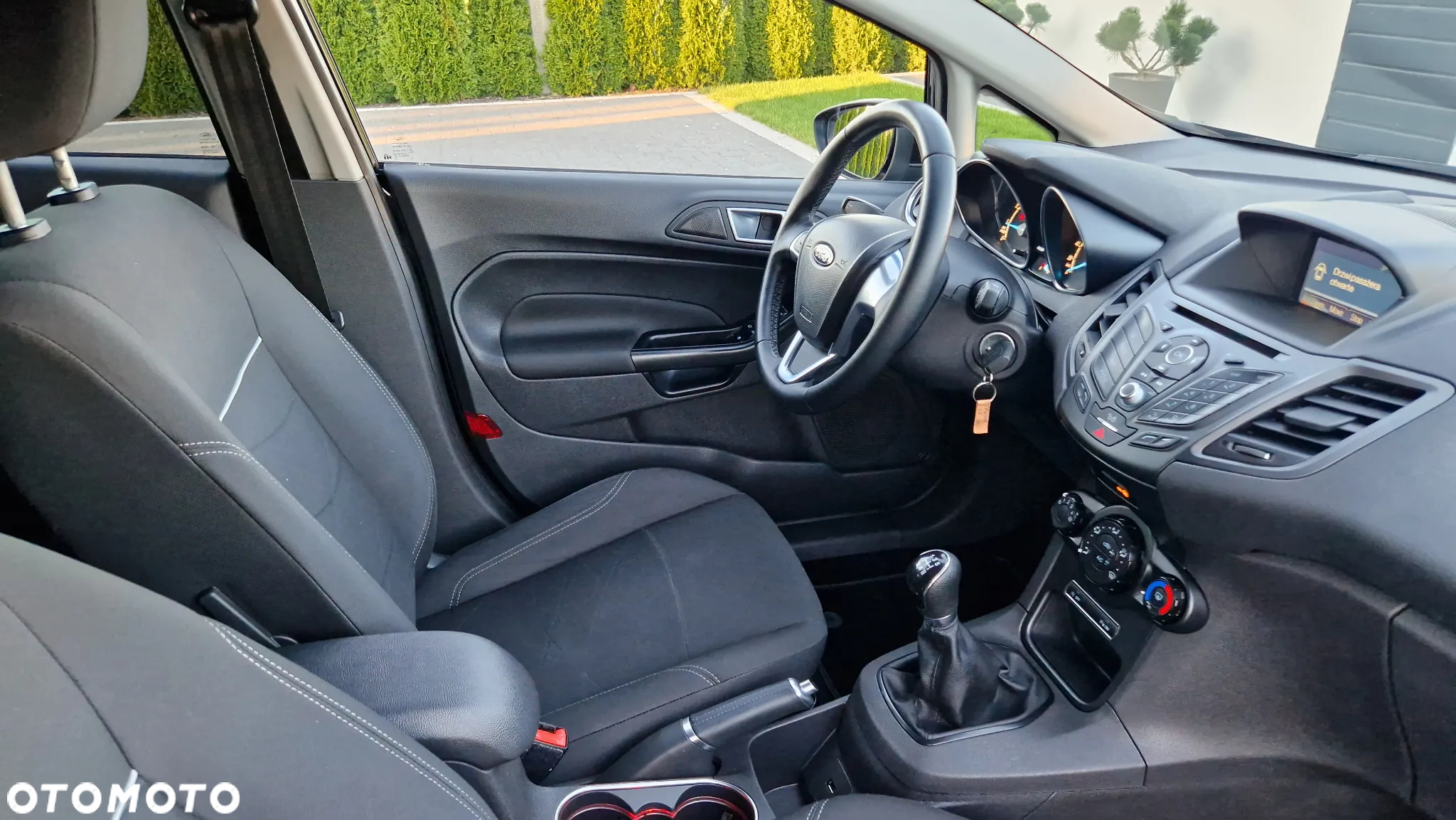 Ford Fiesta 1.0 EcoBoost Titanium - 12