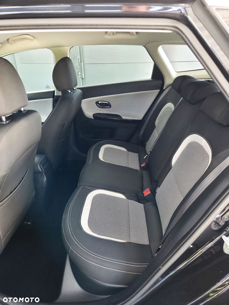 Kia Ceed 1.6 GDI Dream Team Edition - 7