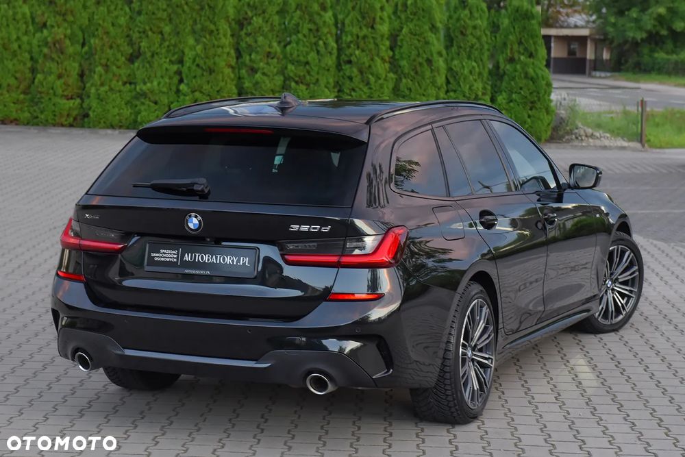 BMW Seria 3 320d xDrive Edition M Sport Shadow - 19
