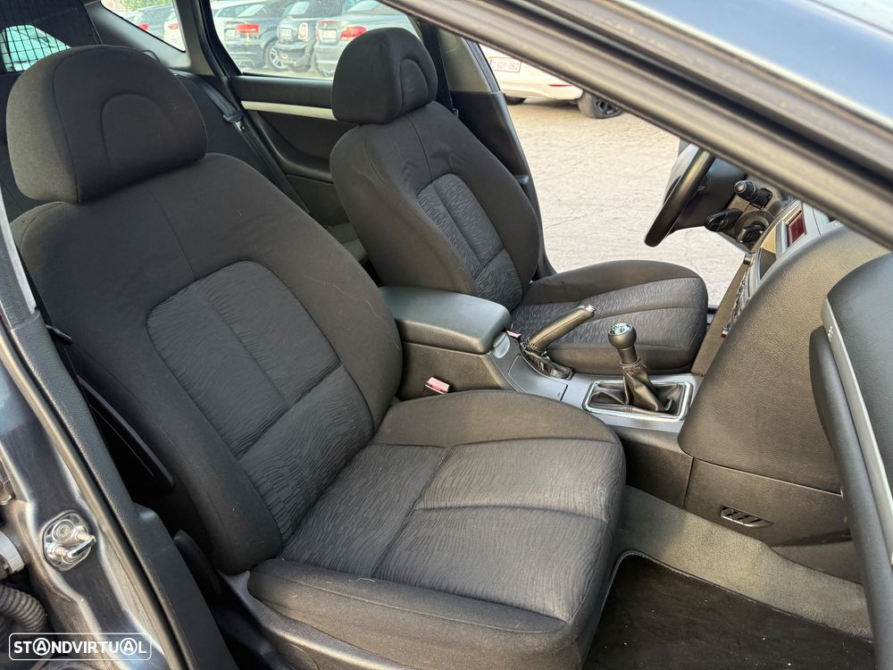 Peugeot 407 SW 1.6 HDi Executive - 27