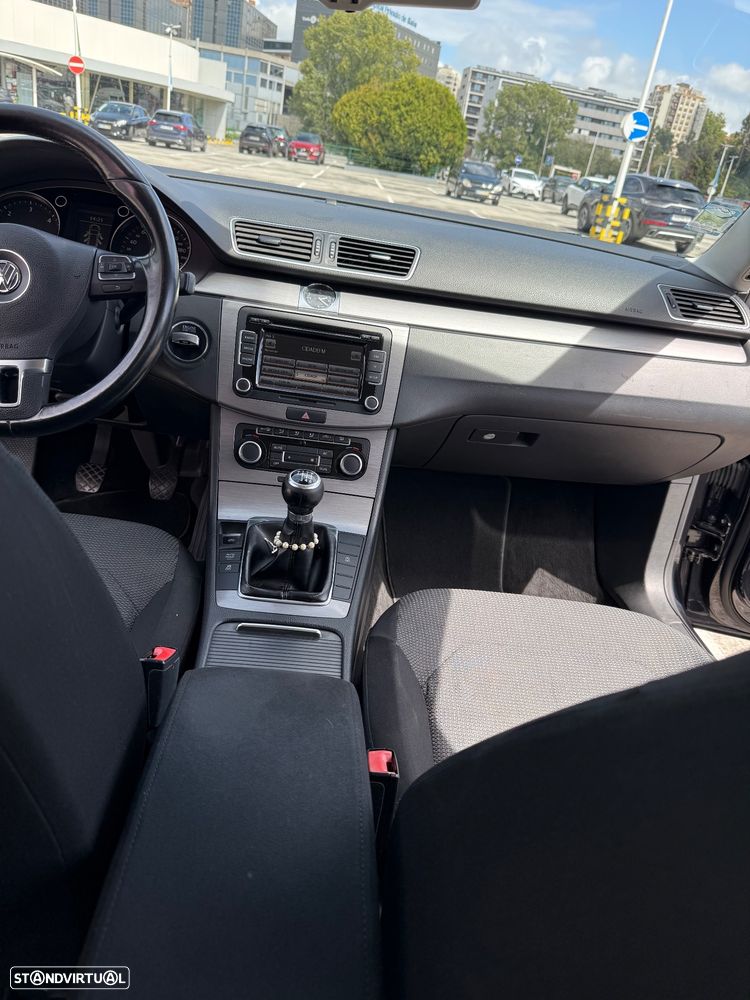 VW Passat Variant 2.0 TDi Confortline - 17