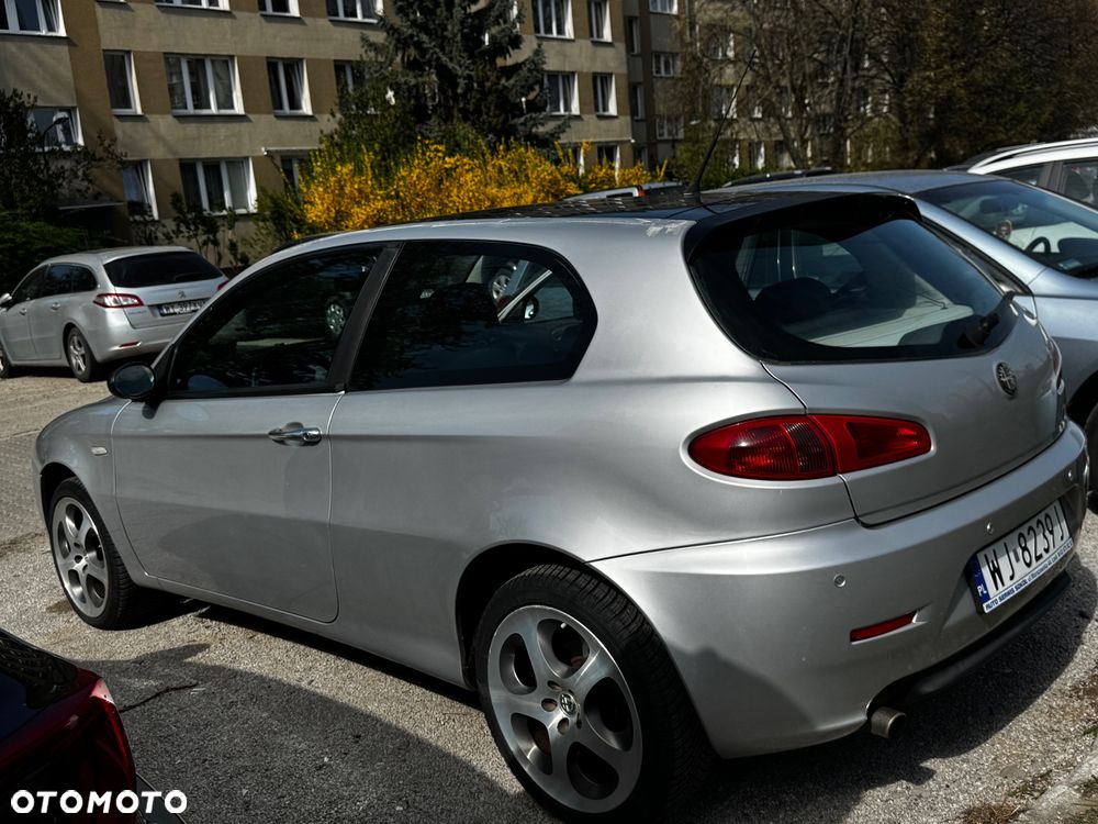 Alfa Romeo 147 - 12