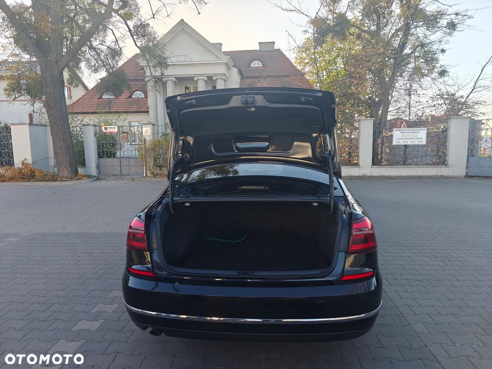 Volkswagen Passat - 8
