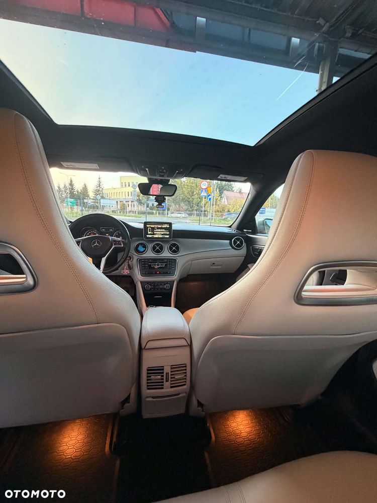 Mercedes-Benz CLA 250 7G-DCT - 10