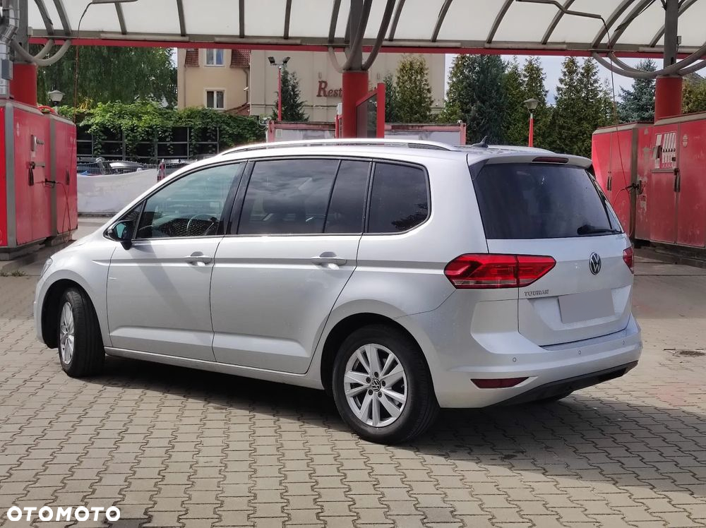 Volkswagen Touran - 6