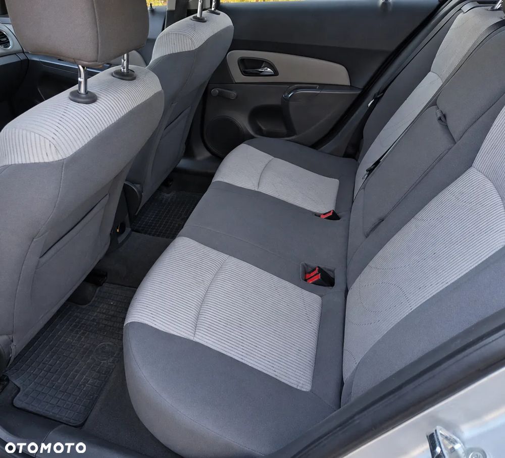 Chevrolet Cruze 1.6 LS - 11