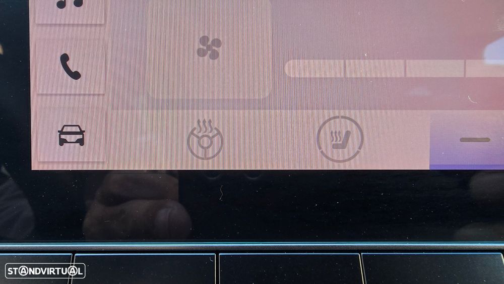 MG MG4 64 kWh Luxury - 38