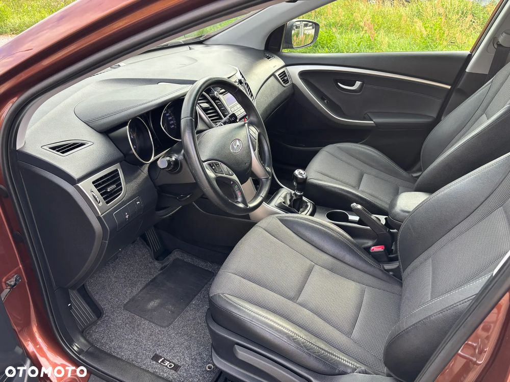 Hyundai i30 blue 1.6 CRDi Trend - 20