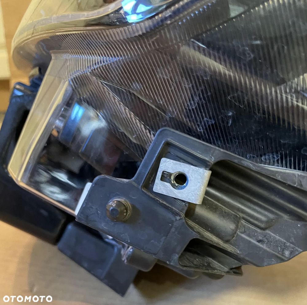 Lampa LED lewy przód Suzuki SX4 S-Cross 2022r OE uszkodzona - 2