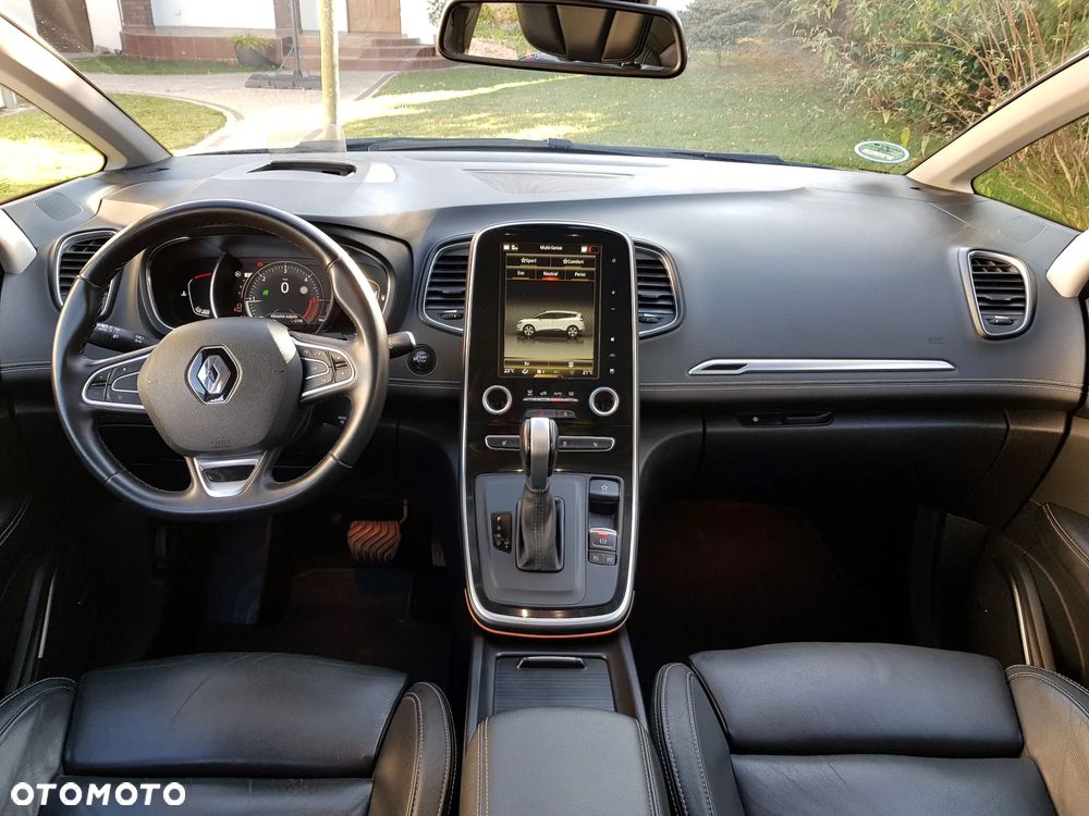 Renault Grand Scenic - 11