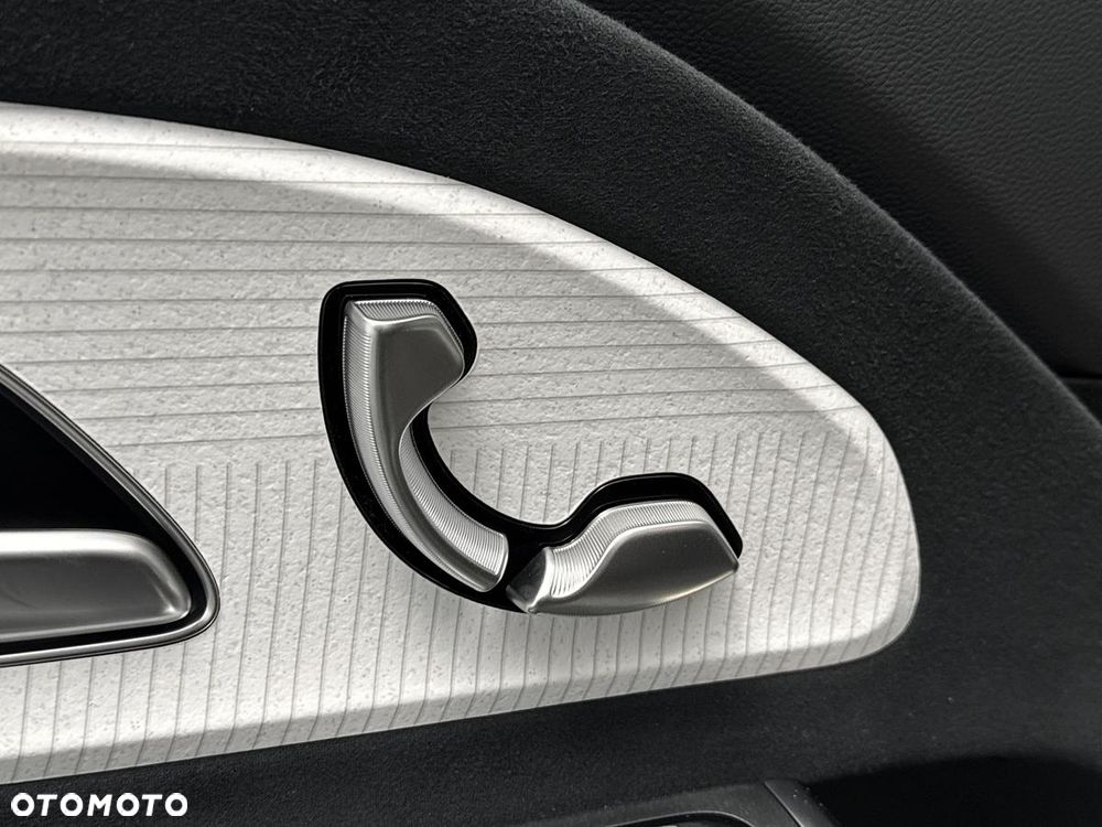 Mercedes-Benz GLB 250+ EQ 85kWh - 11