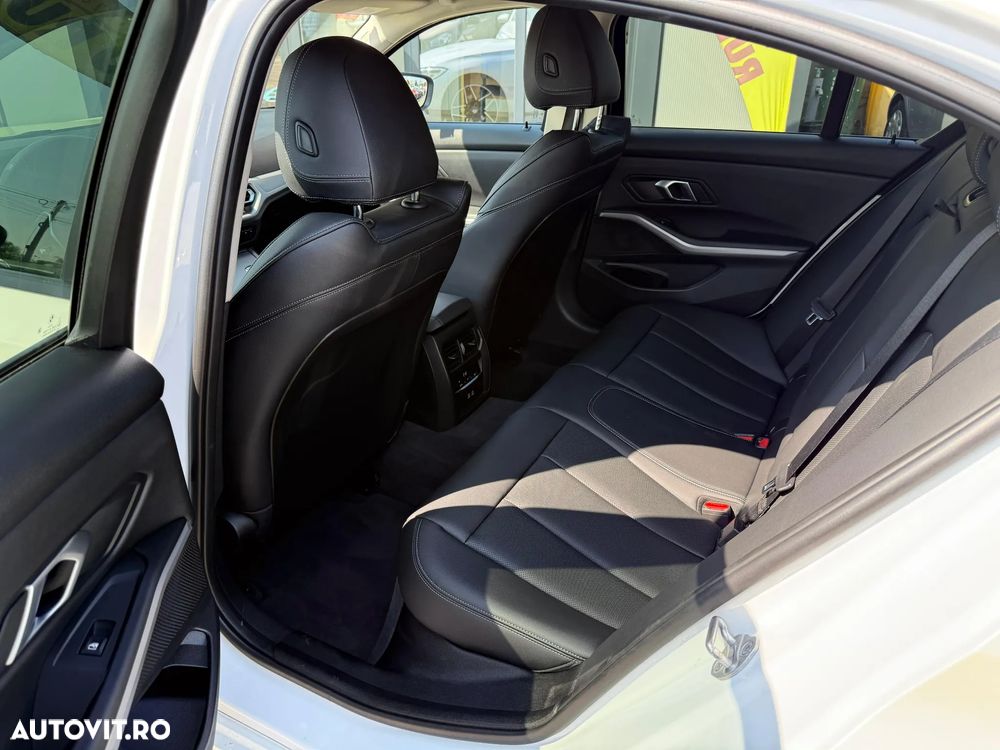 BMW Seria 3 320i xDrive Aut. Advantage - 15