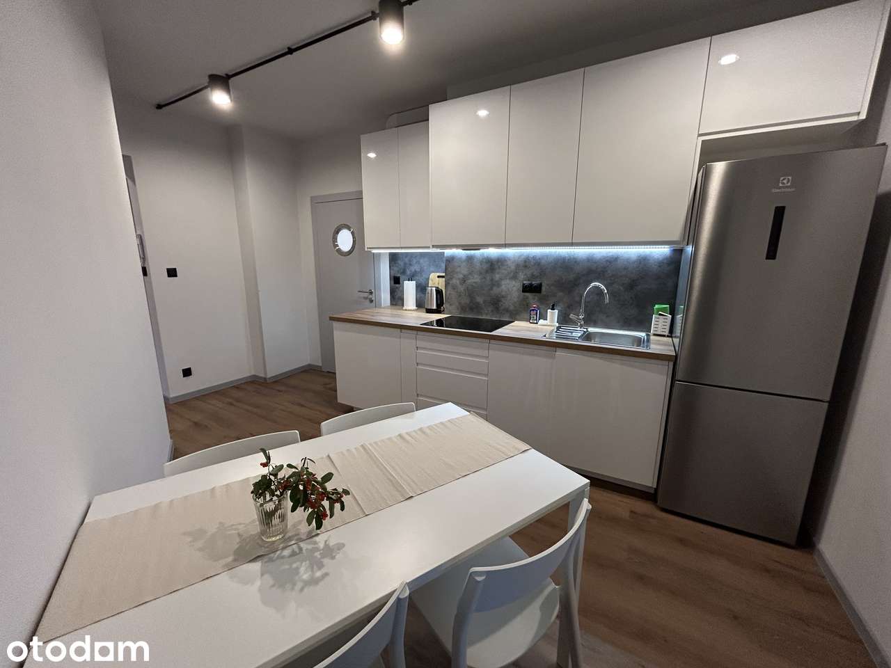 42 m², 2 osobne pokoje, klimatyzacja – Grochów, winda, internet