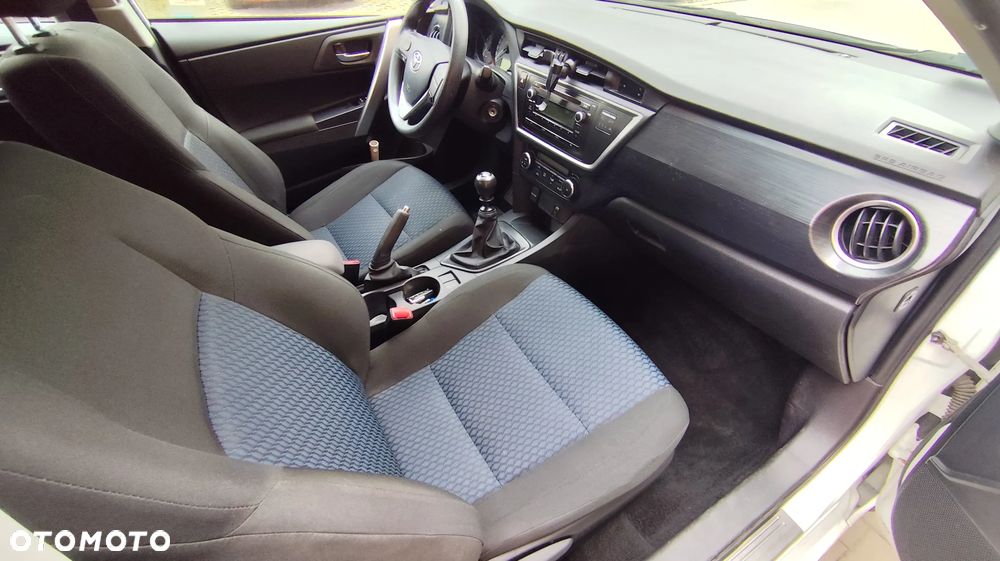Toyota Auris 1.4 D-4D Active - 6
