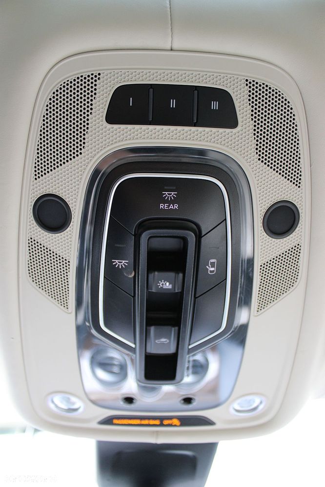 Bentley Bentayga W12 Mulliner - 34