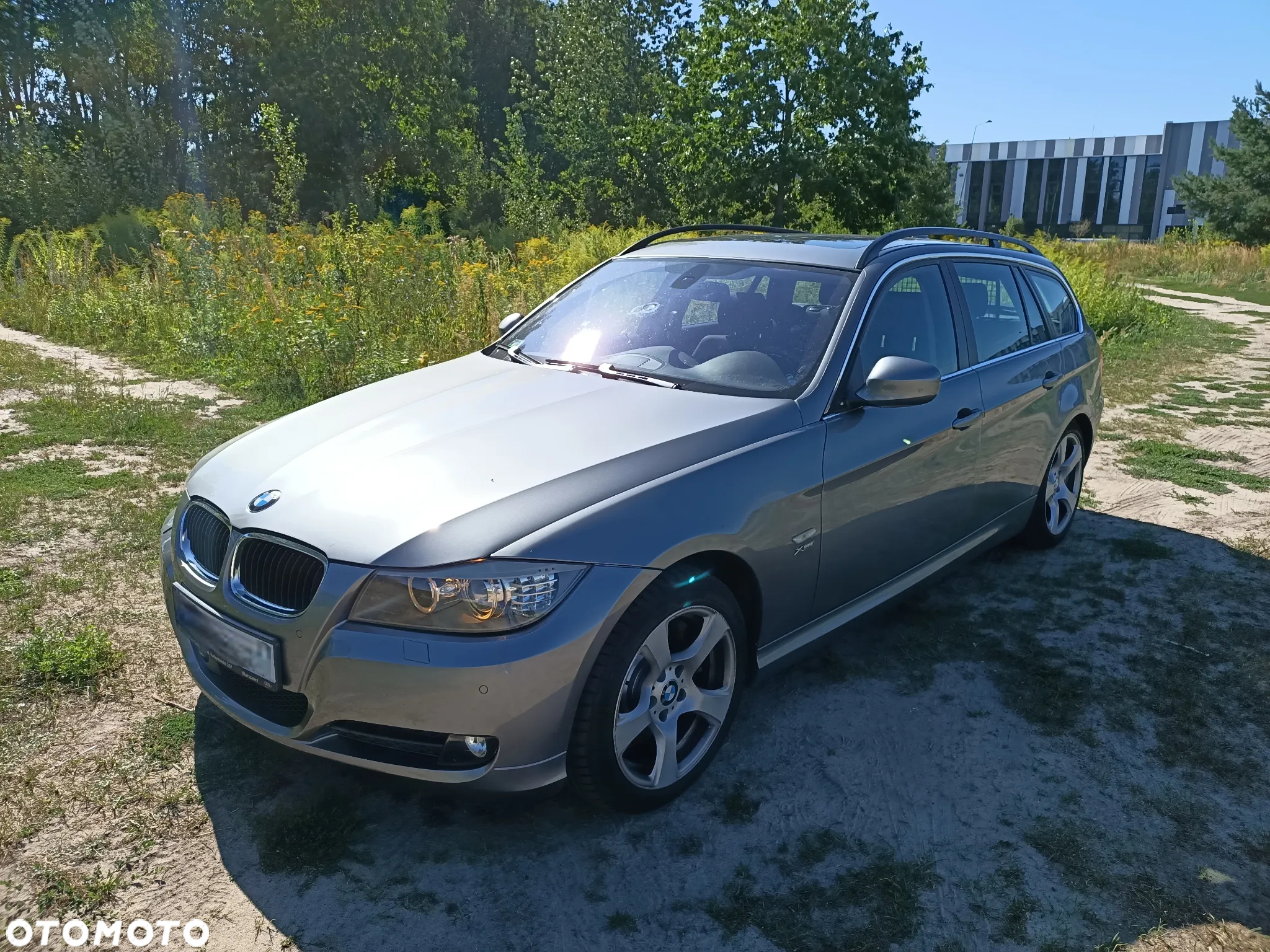 BMW Seria 3 330i xDrive Touring - 3